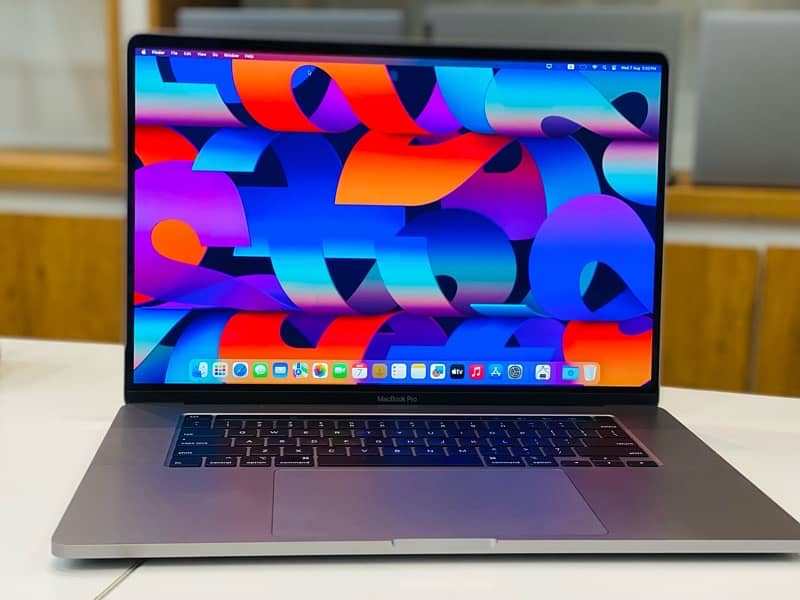 APPLE MACBOOK PRO 2019 CORE i7 16GB RAM 500Gb SSD 4 GB CARD 1