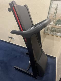 TREADMILL LIKE NEW with warranty