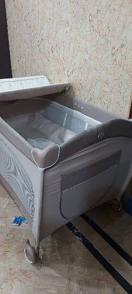 graco travel cot 1