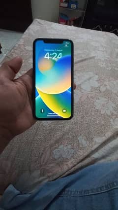 iphone 11 64gb. pta box orignal set