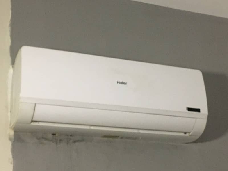 HAIER DC INVETER AC 1 TON 2