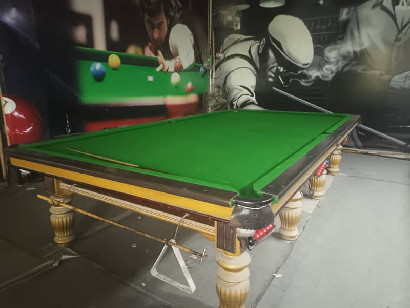 Full Setup Snooker tables,cue,fan 11