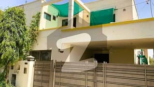 Prime Location 10 Marla Old Modern House Available For Sale in DHA Phase 8 Ex Park View