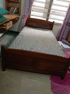 Single Bed of premium polished wood