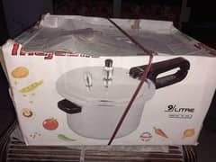 Majestic pressure cooker 9 litre 0