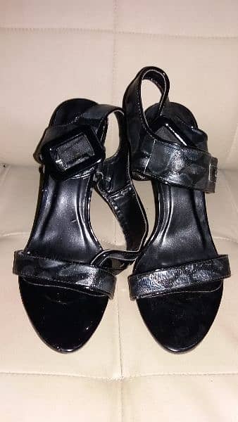 Branded Sandals available for sale 1