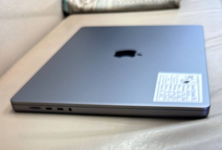 Apple MacBook Pro 2021 M1 Pro 16.2" 512GB SSD stock available 4