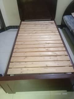 WOOD SINGLE BED A ONE CONDITION ALL OK WITH MATRESS AND WITHOUT MATRES