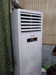 2 ton gree standing 10/10 condesion 4 pic non inverter