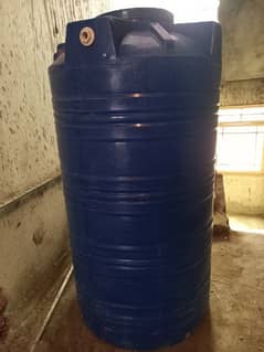 2 water tanks 1250 litres/750 litres