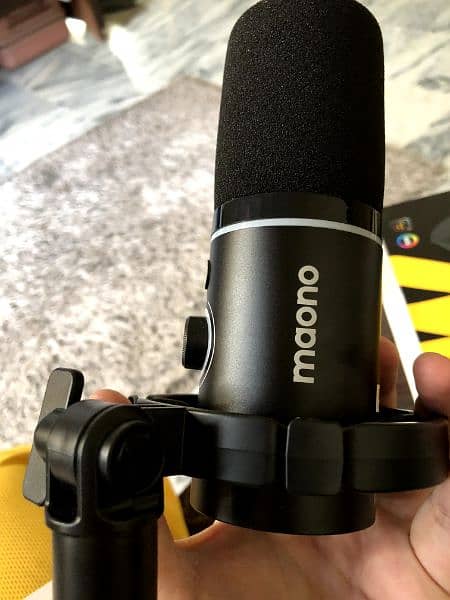 Maono  Mic for Sale (new) 1