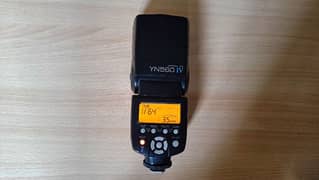 Yongnuo YN-560 IV flash light. Camelion Charger & batteries.