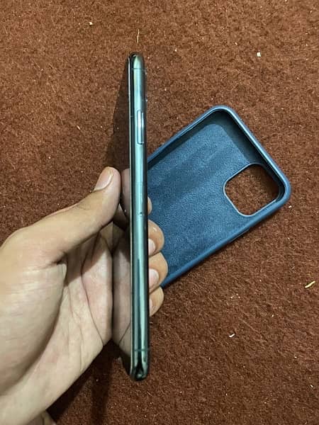 iPhone 11 Pro max 256 gb sim lock 2