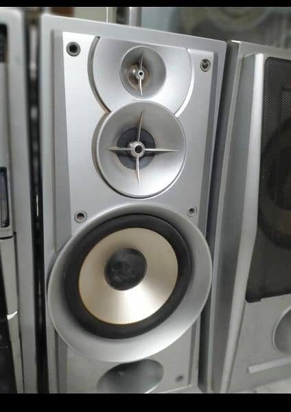 JVC woofer speakers 1