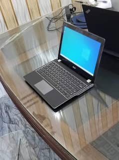 Acer laptop 4/128 11.6 display