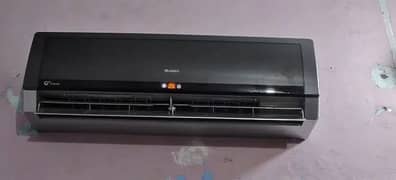 Gree 1.5 ton DC inverter heat and cool functional Ac