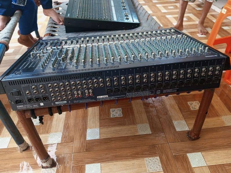 YAMAHA MG24/14FX 24-INPUT  MIXING CONSOLE with EFFECTS for SALE 6