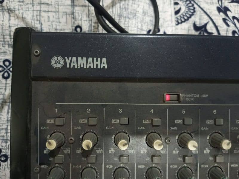 YAMAHA MG24/14FX 24-INPUT  MIXING CONSOLE with EFFECTS for SALE 9