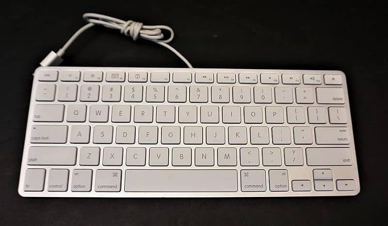 Apple keyboard A 1242 78 keys USB Wired Mini slim 7