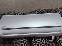 haier 1.5 ton Star model inverter heat and cool