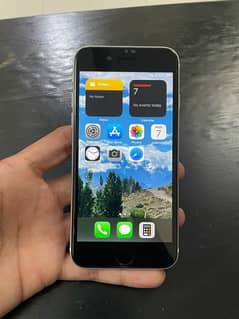 Iphone SE2020 128GB Official PTA Approved (both Sims)