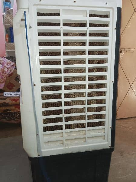 Air cooler for sale . 10 by 10 condition 1