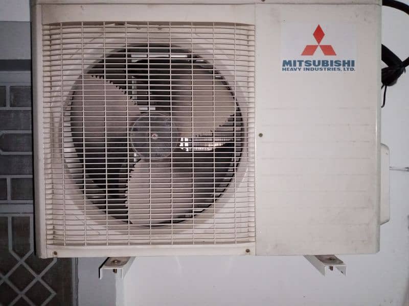 Mitsubishi heavy duty ac / complete working ma hai laga hua hai ac 5