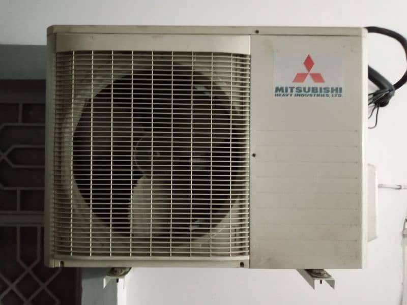 Mitsubishi heavy duty ac / complete working ma hai laga hua hai ac 7