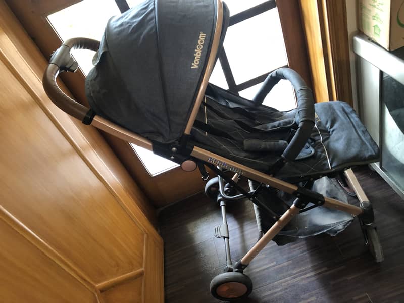 VanBloom Baby Pram for Sale in Excellent Condition 1