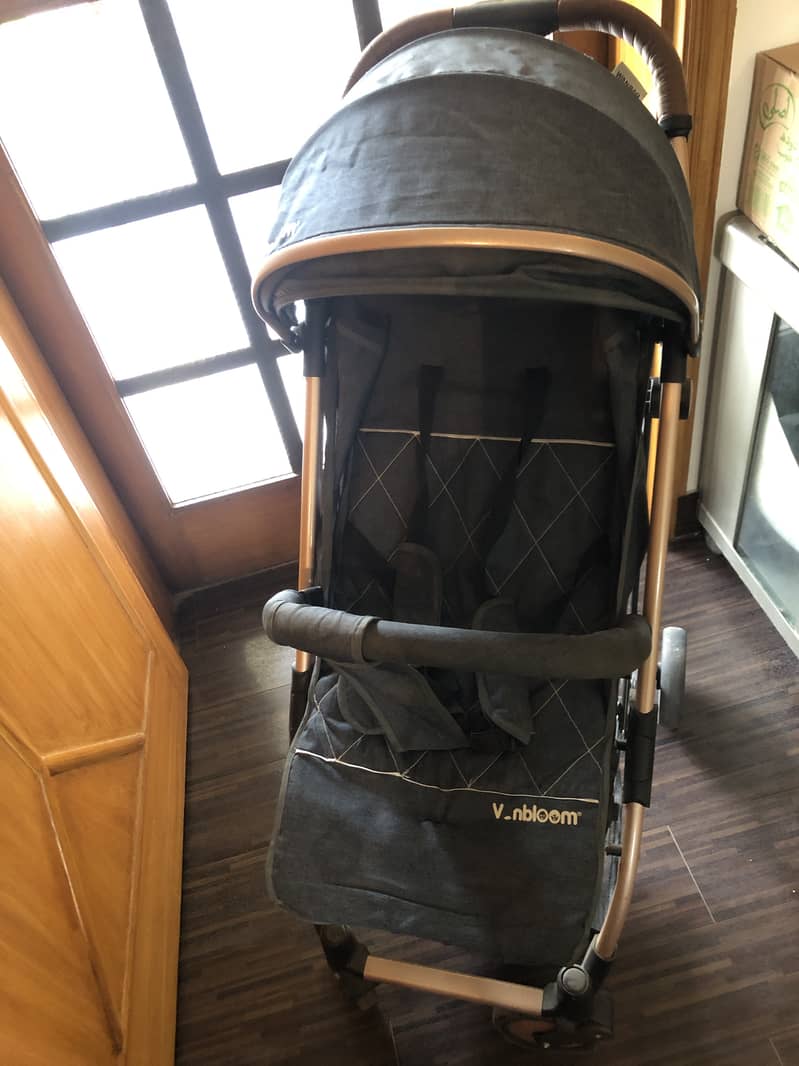 VanBloom Baby Pram for Sale in Excellent Condition 4