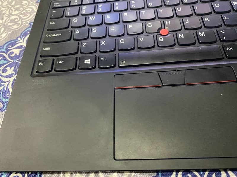 Lenovo X1 carbon i5 8th gen 19