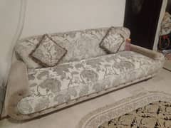 7 Seater luxurious Sofa set new unique style in Excellent condition