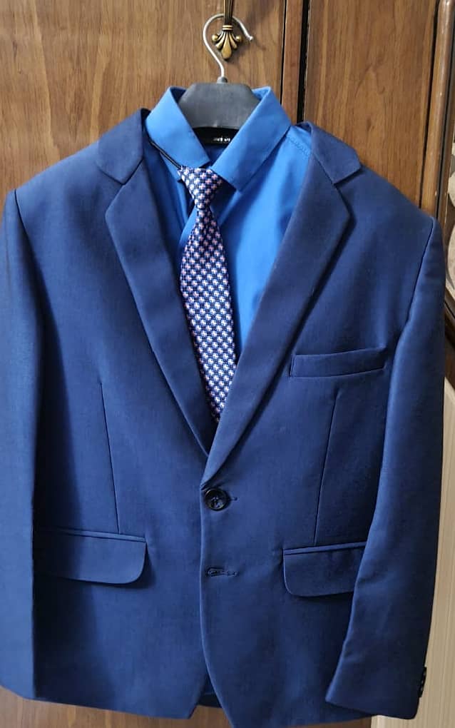 Branded two piece suit in reasonable price 0