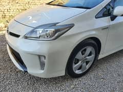 Toyota Prius 2014 GLed Pearl white