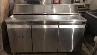 pizza preparation table 5' cooling system , pizza oven, deep fryer