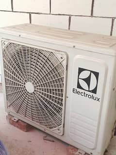 Electroulx ac 1.5 tone invter Ac