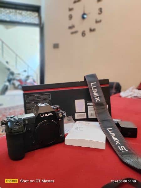 Panasonic Lumix S1 - 9.5/10 Condition with All Original Accessories 1