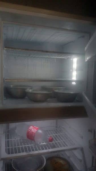 KENWOOD FRIDGE IN GOOD CONDITION 5