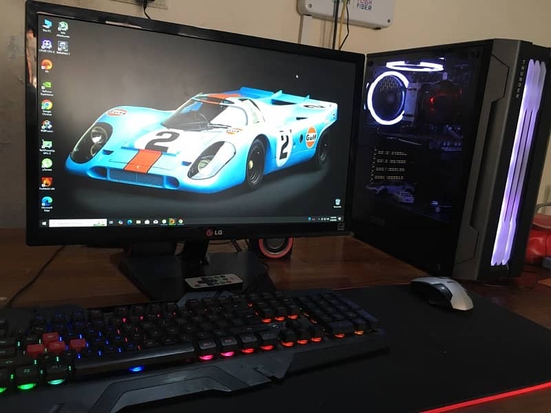 Gaming PC & Monitor 1