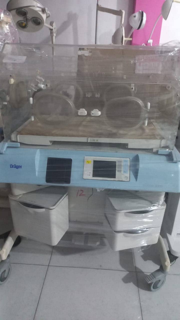 Baby Incubators & Warmer on economical rates 1