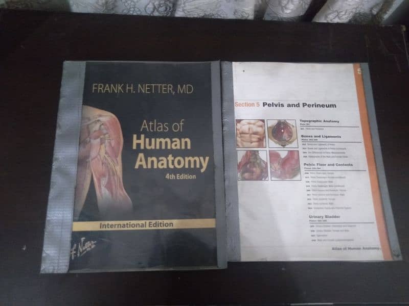 Dorlands medical dictionary and Human Atlas 5