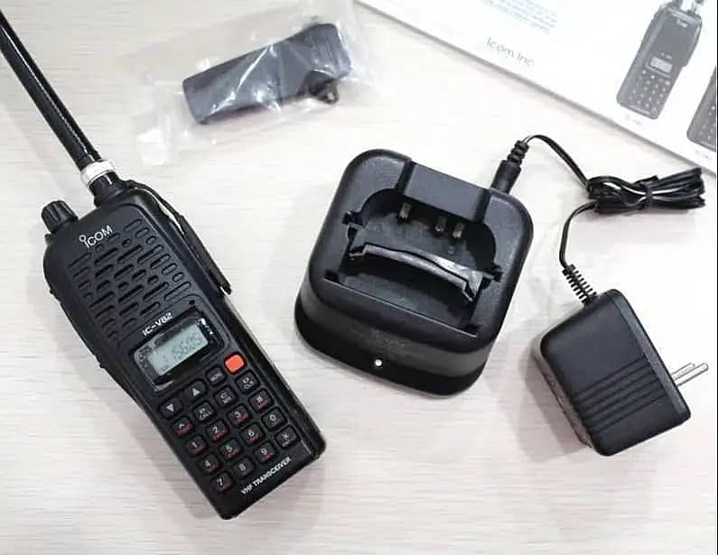 ICOM V82 Long range 8 Watt walkie talkies set, VHF supported walkies 10