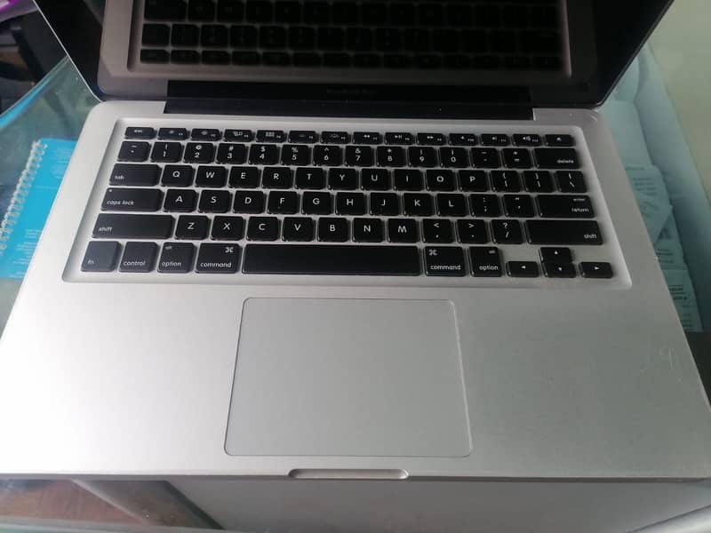 Apple MacBook Pro Model 2011 Core i 5, 13" Display 3