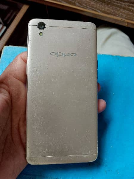 OPPO A37. 2