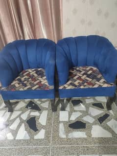 2room chairs with centre table for sale