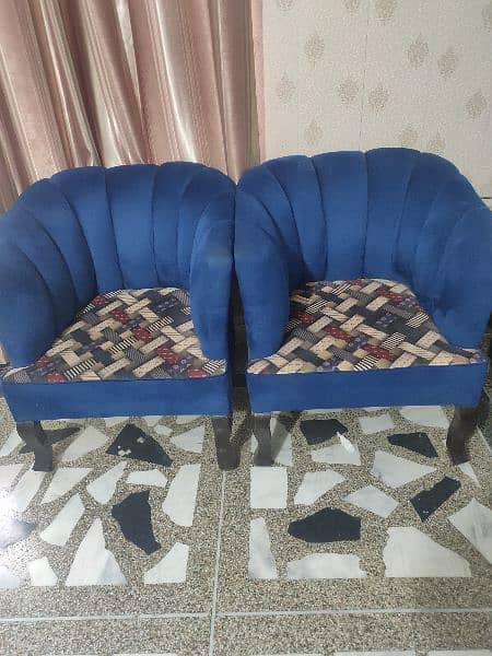 2room chairs with centre table for sale 0