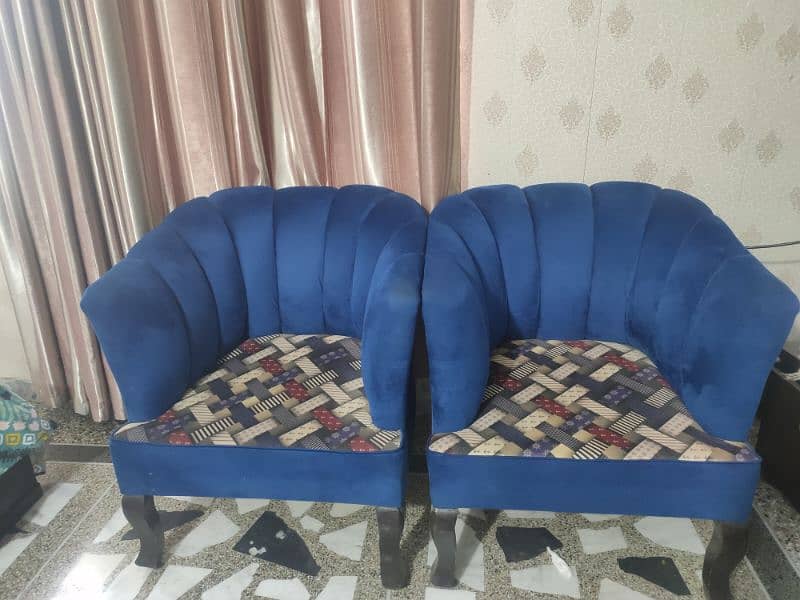 2room chairs with centre table for sale 1