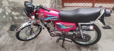 Honda 125 lush condition  2023-2024  7000km driven document All ok