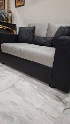 Premium Quality 2-Seater Sofa in Excellent Condition