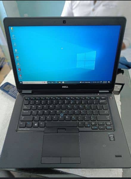 dell 7450 cor i5 5th Gen laptop,Chromebook,4 hours BT, window 10,8.256 0